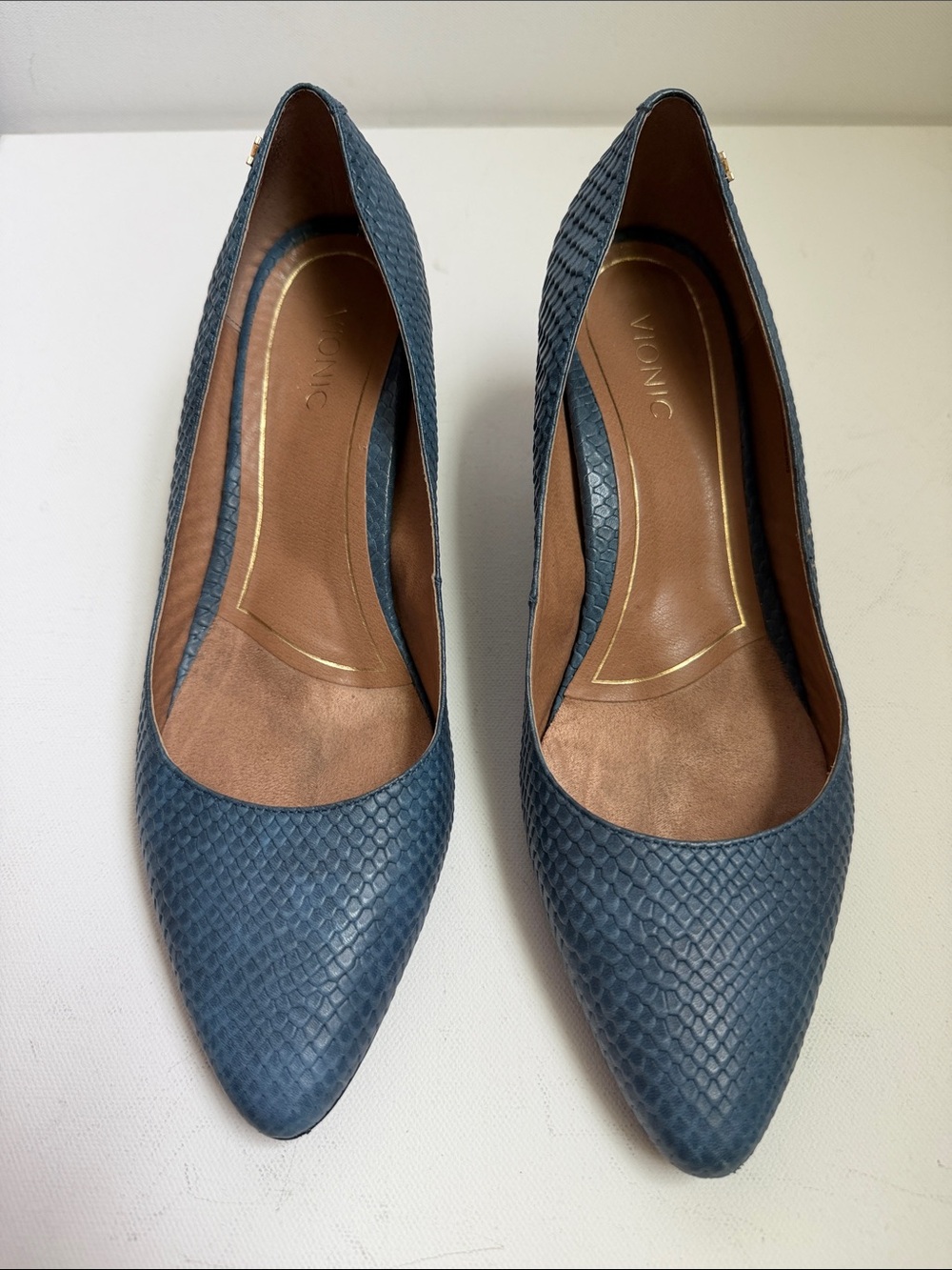 Vionic Blue Textured Pointed-Toe Flats | 8.5